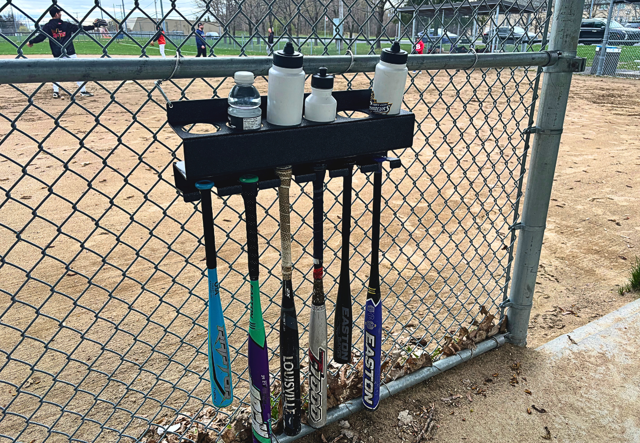Support portatif pour bouteilles et bâtons de baseball